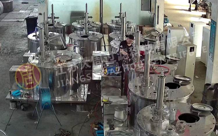 老客戶扎堆下單高標(biāo)準(zhǔn)刮刀全自動(dòng)離心機(jī)